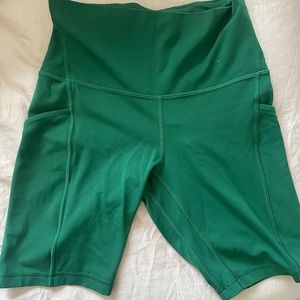 Hunter green lulu lemon align biker short